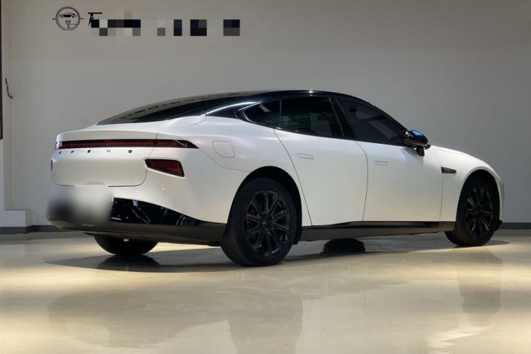 小鹏P7 2022款 586G车身外观6001