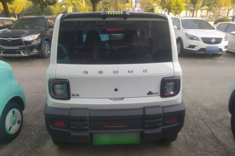 吉利银河 2024款 200km 熊猫骑士车身外观6