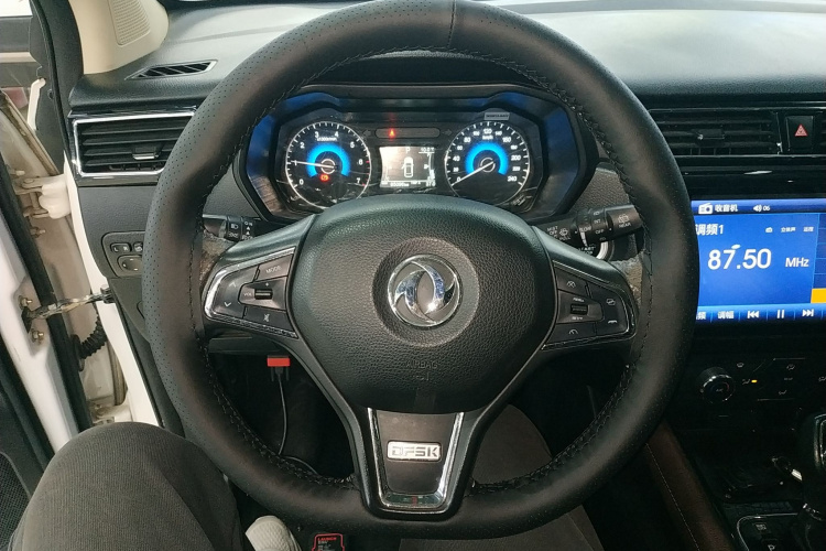 东风风光 风光580 2017款 改款 1.5T CVT豪华型中控内饰13