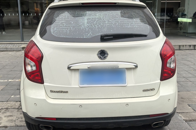 双龙 柯兰多 2014款 2.0L 汽油两驱自动精英导航版车身外观6004