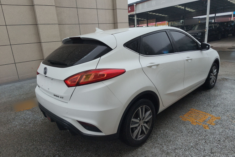 长安 逸动 2016款 XT 1.6L 手动俊酷型车身外观7