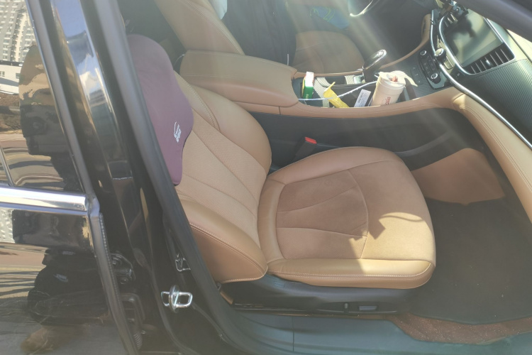 别克 君越 2018款 28T 精英型局部细节41