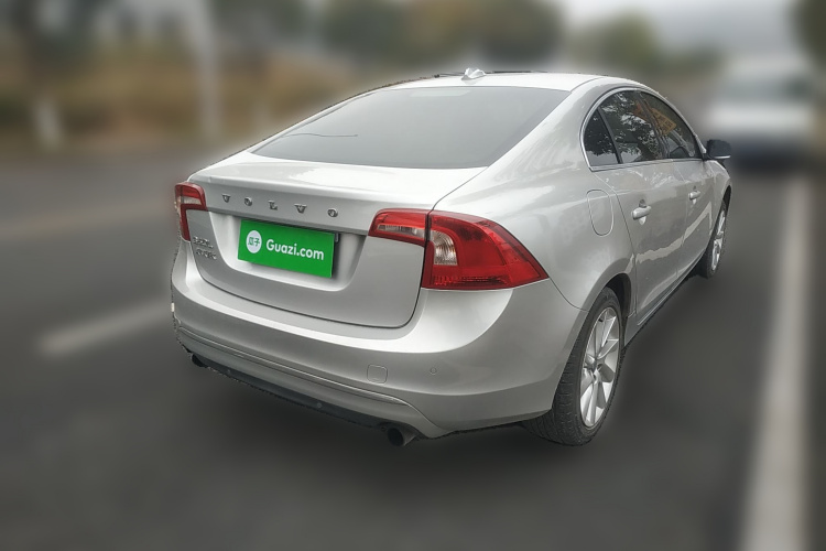 沃尔沃S60 2014款 S60L 2.0T 智远版车身外观7