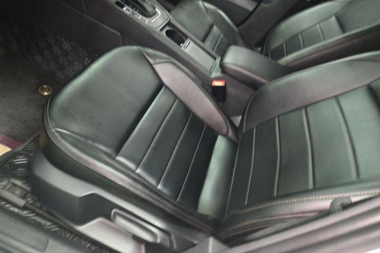 大众 凌渡 2018款 230TSI DSG风尚版中控内饰19