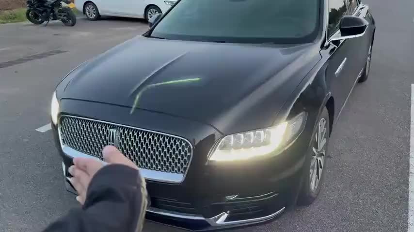 林肯大陆 2018款 2.0T 两驱尊雅版实拍1