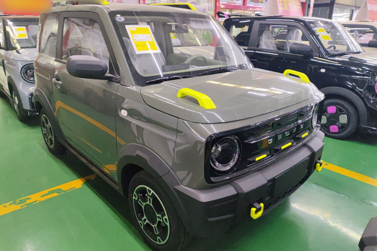 吉利银河 2025款 210km 熊猫骑士车身外观3