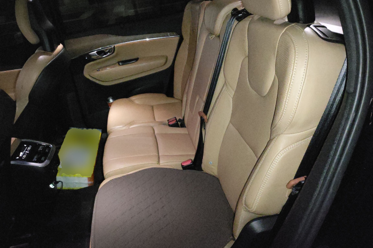 沃尔沃XC90 2017款 T6 智雅版 7座中控内饰21