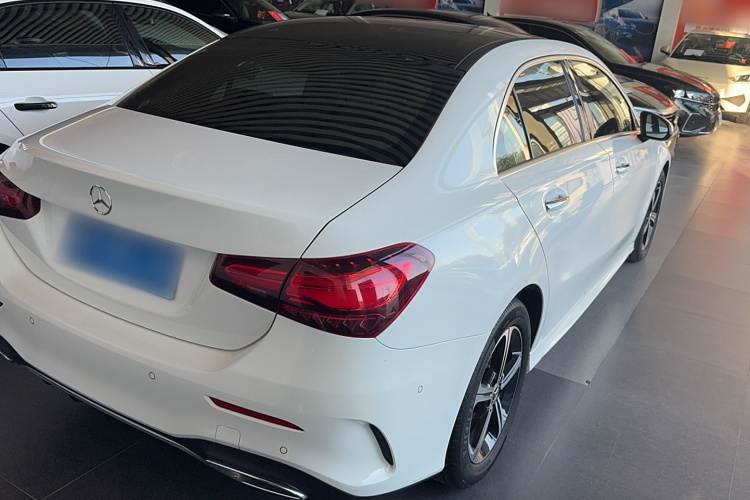 奔驰A级 2023款 A 200 L 时尚型车身外观6001