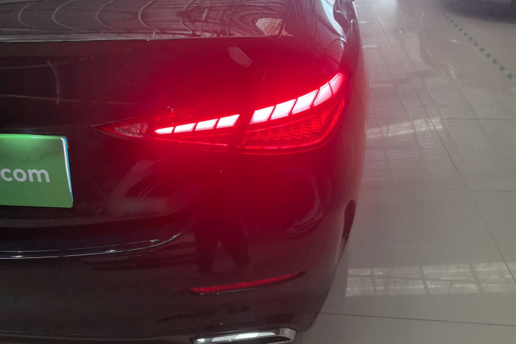 奔驰C级 2025款 改款 C 260 L 皓夜运动版车身外观6006