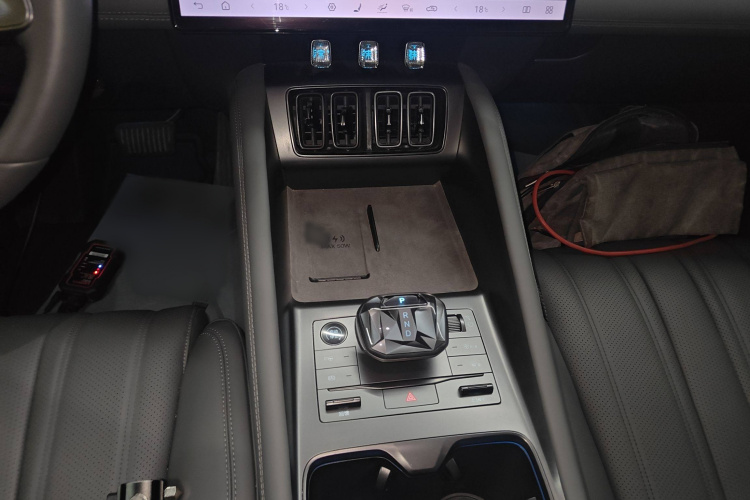 比亚迪 宋L EV 2025款 智驾版 662km 激光雷达卓越型局部细节18