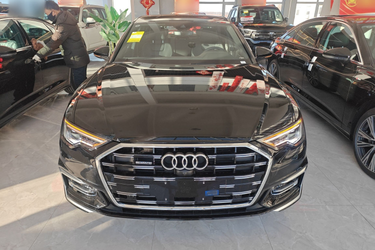 奥迪A6L 2026款 45 TFSI quattro 臻选动感型车身外观2