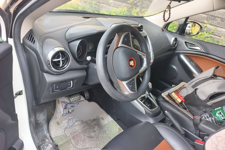 比亚迪 元 2016款 1.5TID 自动尊荣型中控内饰7002