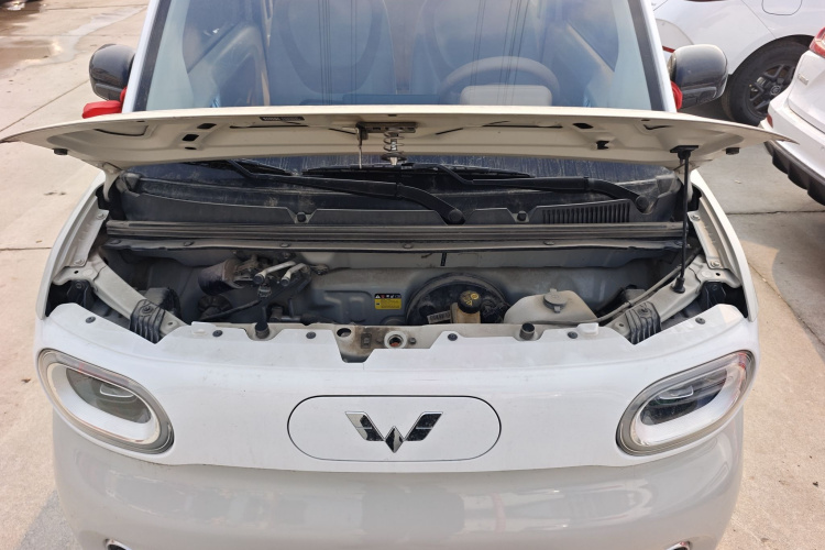 五菱汽车 宏光MINIEV 2024款 第三代 215km 进阶版机舱底盘24