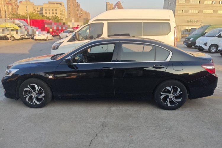 本田 雅阁 2016款 2.0L 精英版车身外观4