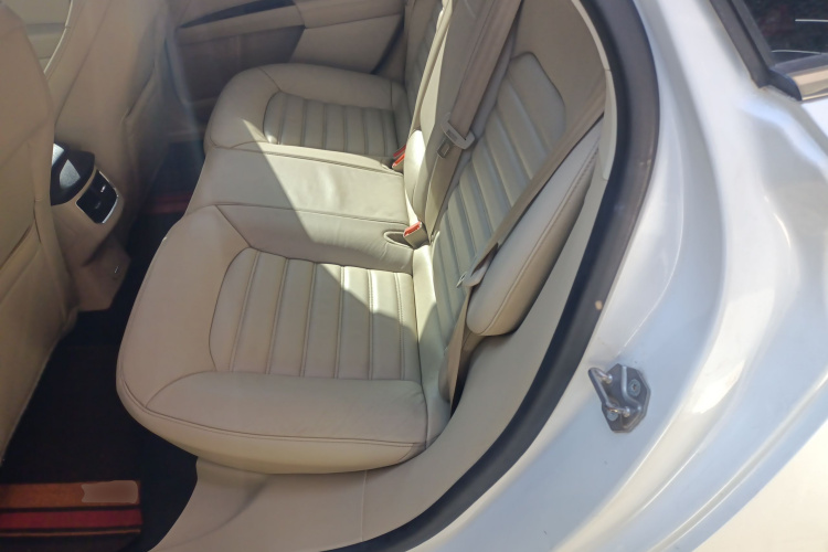 福特 蒙迪欧 2013款 2.0L GTDi200时尚型中控内饰7004