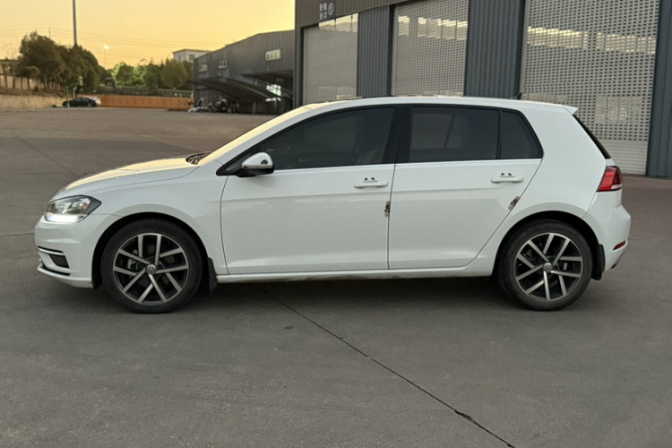 大众 高尔夫 2020款 200TSI DSG舒适进取版车身外观6005