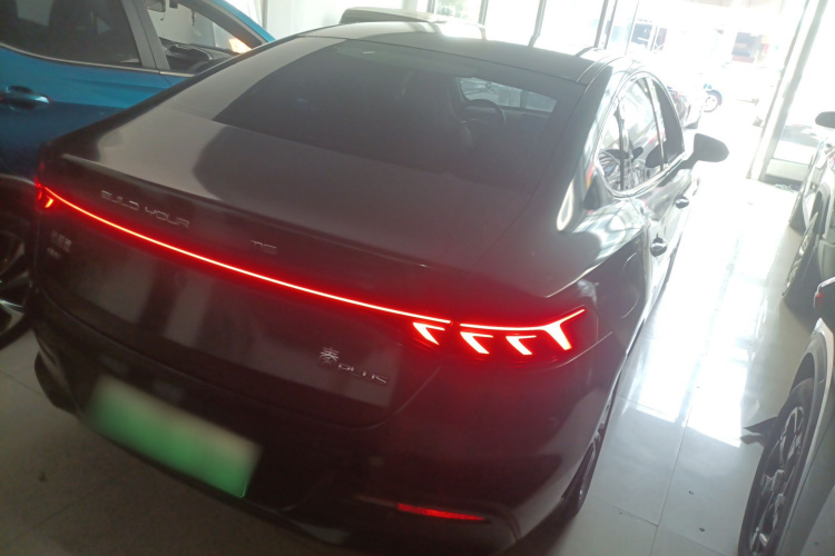 比亚迪 秦PLUS 2021款 DM-i 120KM 旗舰型车身外观7