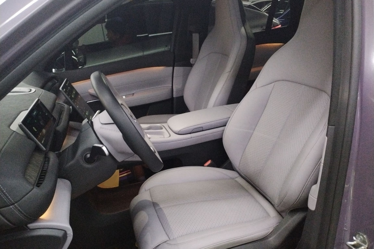 蔚来EC6 2024款 75kWh中控内饰19