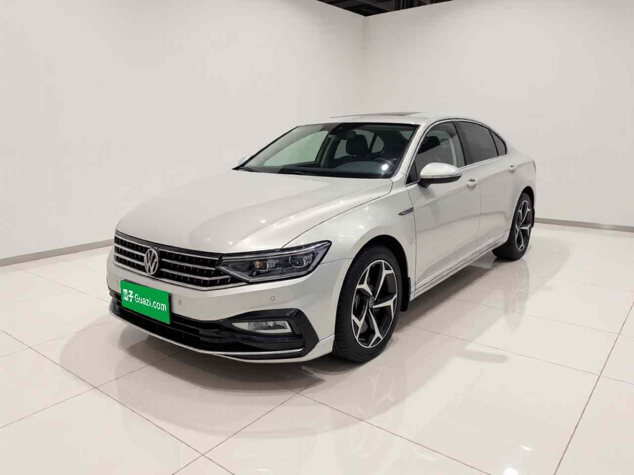 大众 迈腾 2023款 200万辆纪念版 330TSI DSG豪华型(2)