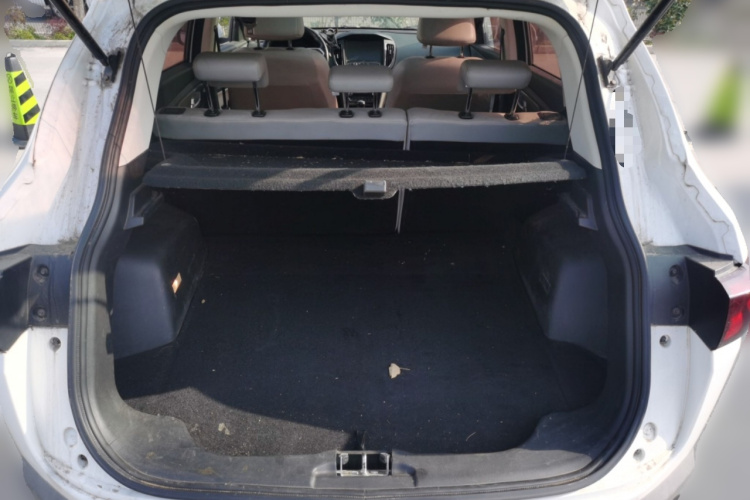 北汽幻速S5 2017款 1.3T 手动尊贵型中控内饰23