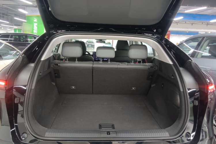 小鹏G6 2025款 625 长续航 Max 科技版机舱底盘23