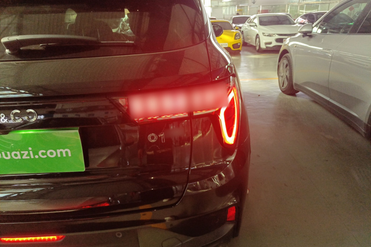 领克01 2021款 2.0TD 四驱暗夜版车身外观9