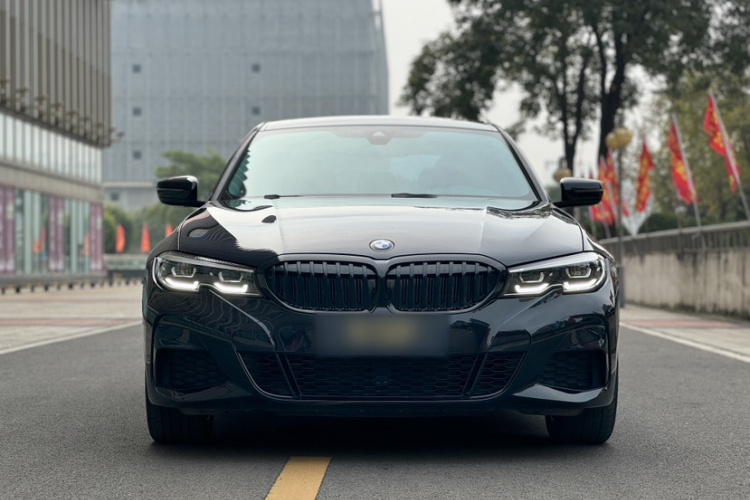 宝马3系 2022款 325Li M运动曜夜套装车身外观6004