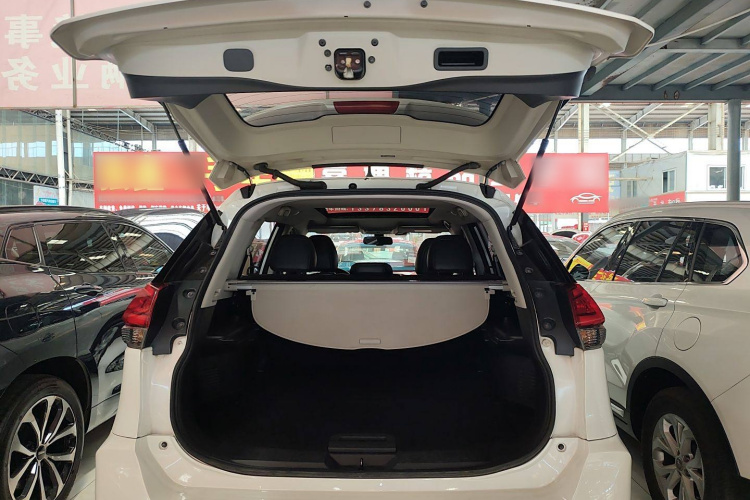 日产 奇骏 2017款 2.0L CVT舒适版 2WD中控内饰23