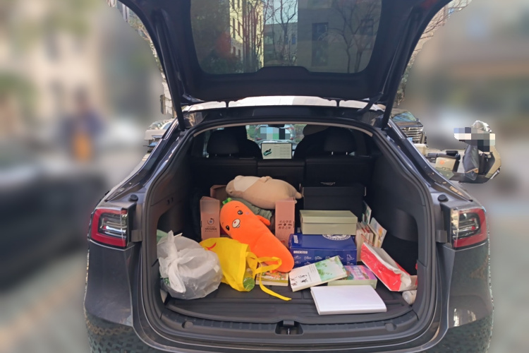 特斯拉 Model Y 2022款 改款 后轮驱动版中控内饰23