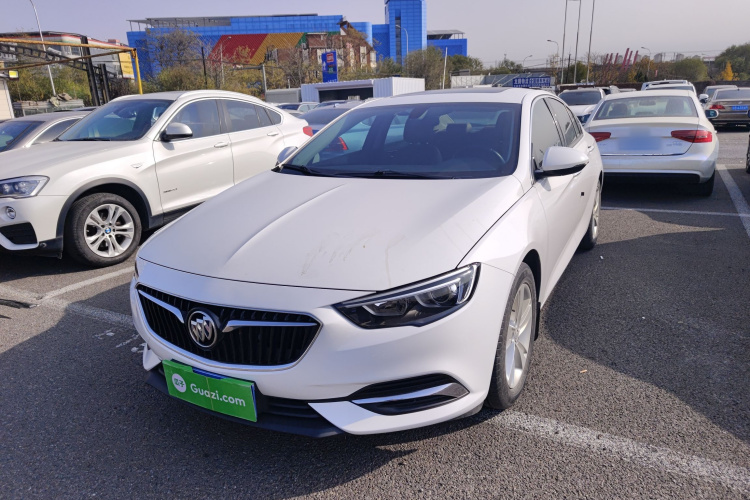 别克 君威 2019款 20T 精英型 国VI车身外观1