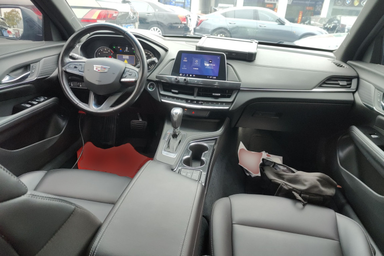 凯迪拉克CT4 2021款 28T 风尚型中控内饰12