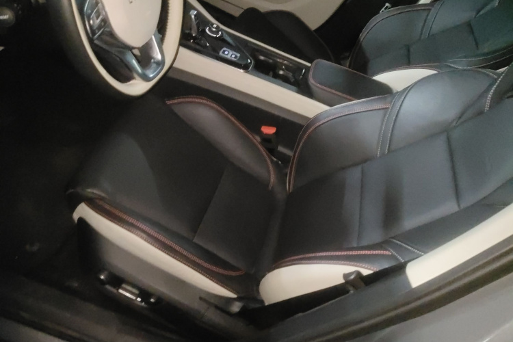 领克02新能源 2019款 1.5T PHEV Pro中控内饰19