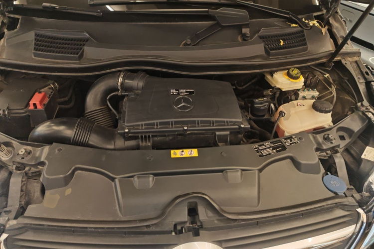 奔驰V级 2018款 V 260 领航版 国V机舱底盘24