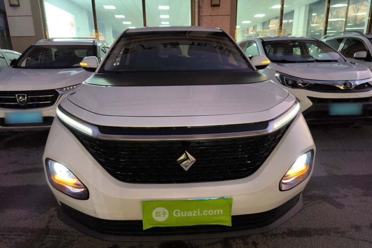 宝骏RM-5 2019款 1.5T 手动24小时在线精英型 5座车身外观2