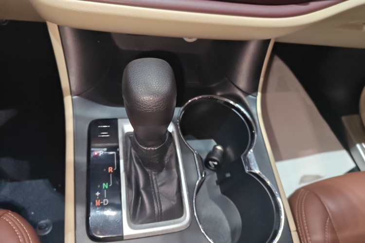 丰田 汉兰达 2017款 2.0T 两驱精英版 5座局部细节18