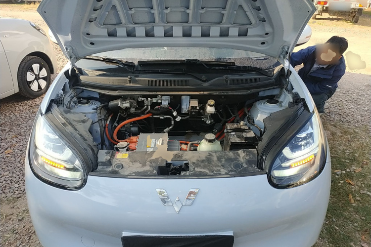 五菱汽车 五菱缤果 2023款 410km 灵犀尊享款机舱底盘24