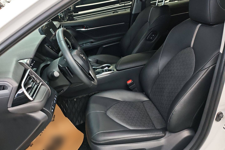 丰田 凯美瑞 2021款 2.5S 锋尚版中控内饰19