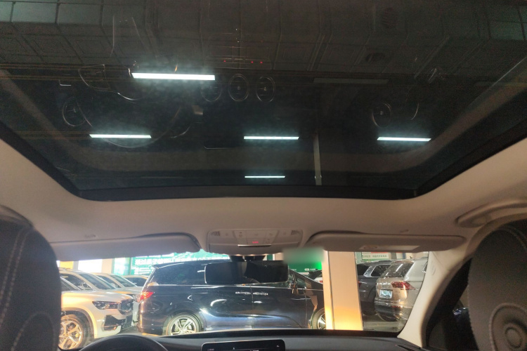 奔驰C级(进口) 2020款 改款 C 200 旅行轿车局部细节22