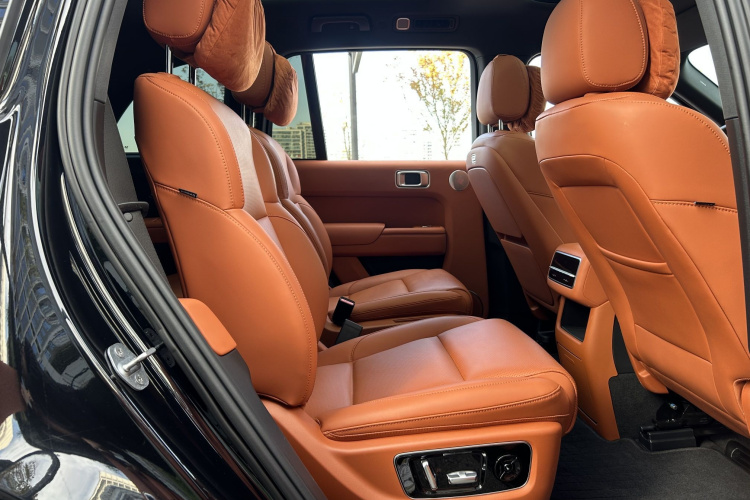 理想汽车 理想L8 2023款 Pro中控内饰7003