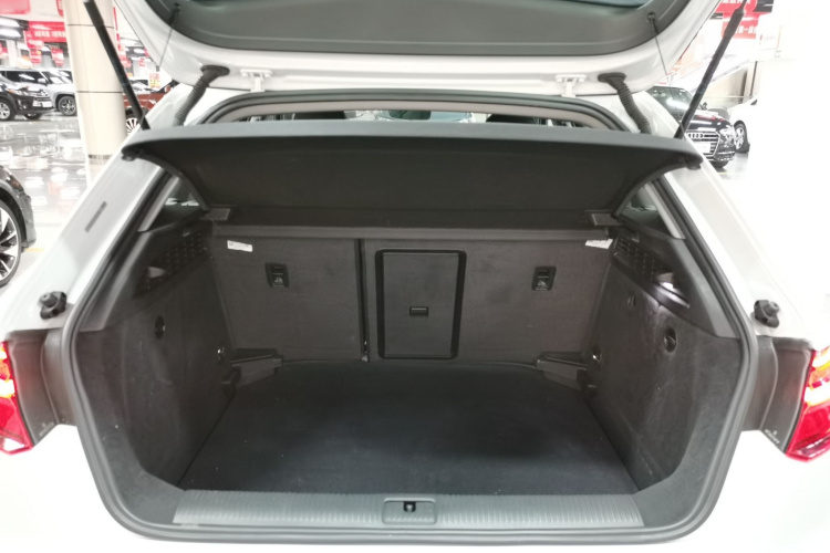 奥迪A3 2020款 Sportback 35 TFSI 时尚型 国VI机舱底盘23