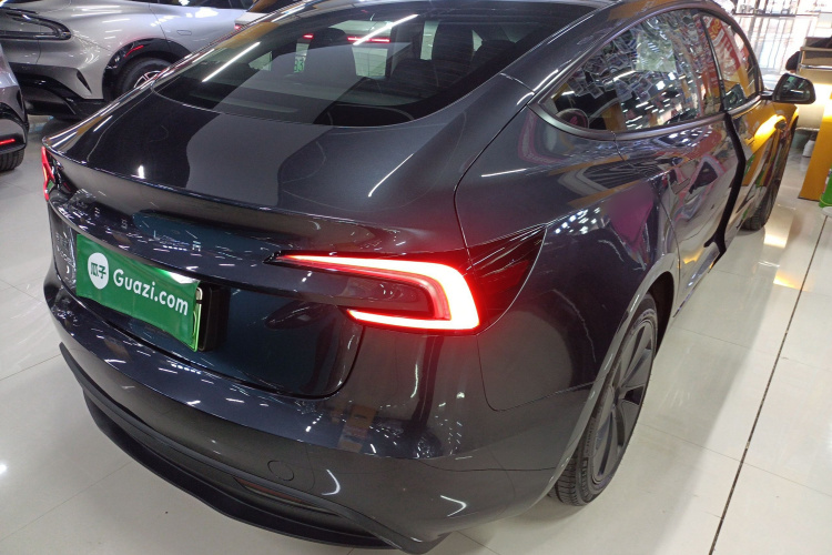 特斯拉 Model 3 2023款 后轮驱动版车身外观6005