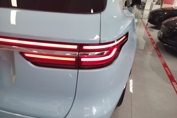 理想汽车 理想ONE 2020款 增程7座版车身外观6006