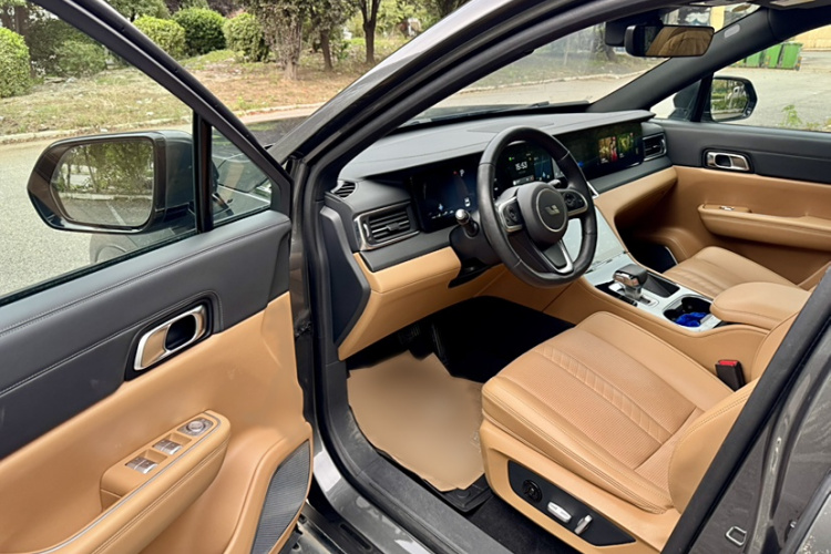 理想汽车 理想ONE 2020款 增程6座版中控内饰7004