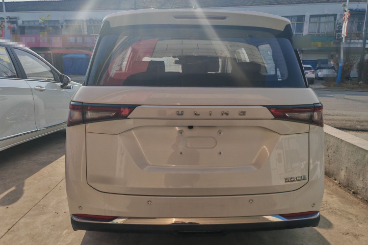 五菱汽车 五菱佳辰 2022款 1.5T 手动舒享活力型车身外观6004