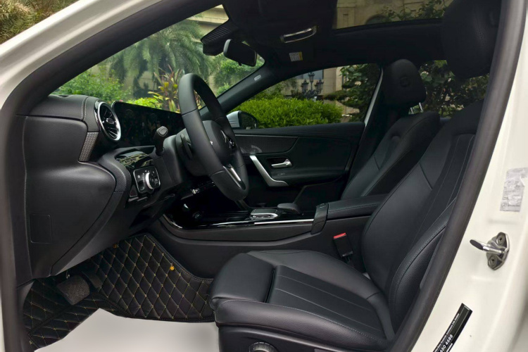 奔驰A级 2021款 A 200 L 运动轿车动感型中控内饰7003