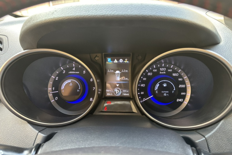 长安CS75 2015款 1.8T 自动四驱精英型 国V局部细节14