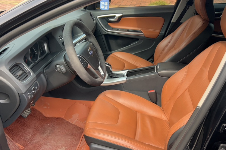 沃尔沃S60 2015款 S60L 2.0T 智远版中控内饰7003