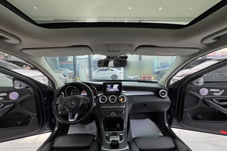 奔驰C级 2018款 C 200 L 运动版中控内饰7001