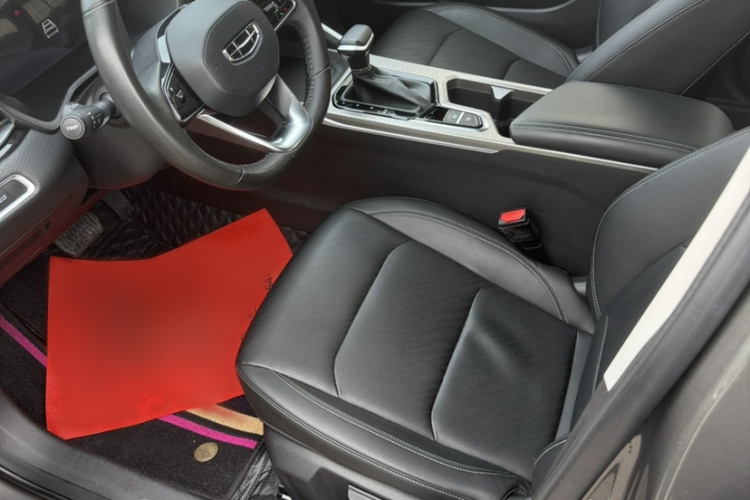 吉利汽车 帝豪 2023款 第4代冠军版 1.5L CVT尊贵型中控内饰7002