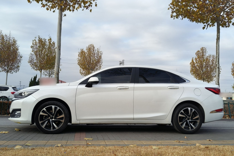 北京汽车 北京U7 2019款 1.5T CVT新智版 国VI车身外观6004